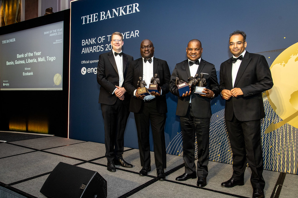 Cinq filiales de Ecobank remportent le Prix de la Banque de l'année 2023 et Ecobank Zimbabwe reçoit le Prix mondial de l'Inclusion Financière aux Trophées The Banker 2023